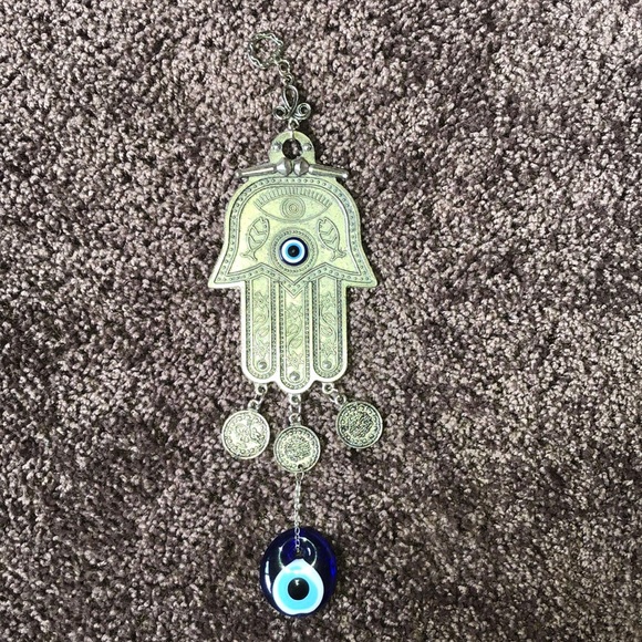 ✨HOST PICK✨decor silver hamsa - Picture 3 of 5